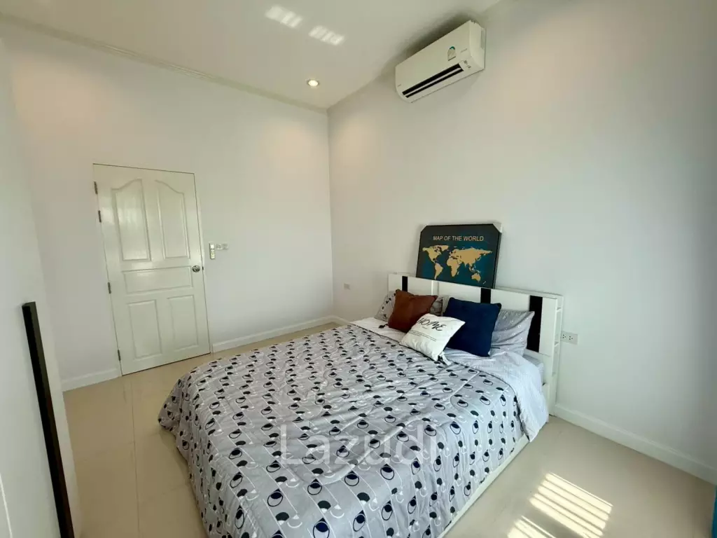 Nice Breeze 8 Pool Villa – 3 Bedrooms, 2 Bathrooms with European Kitchen in Cha-Am