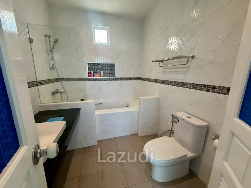Nice Breeze 8 Pool Villa – 3 Bedrooms, 2 Bathrooms with European Kitchen in Cha-Am