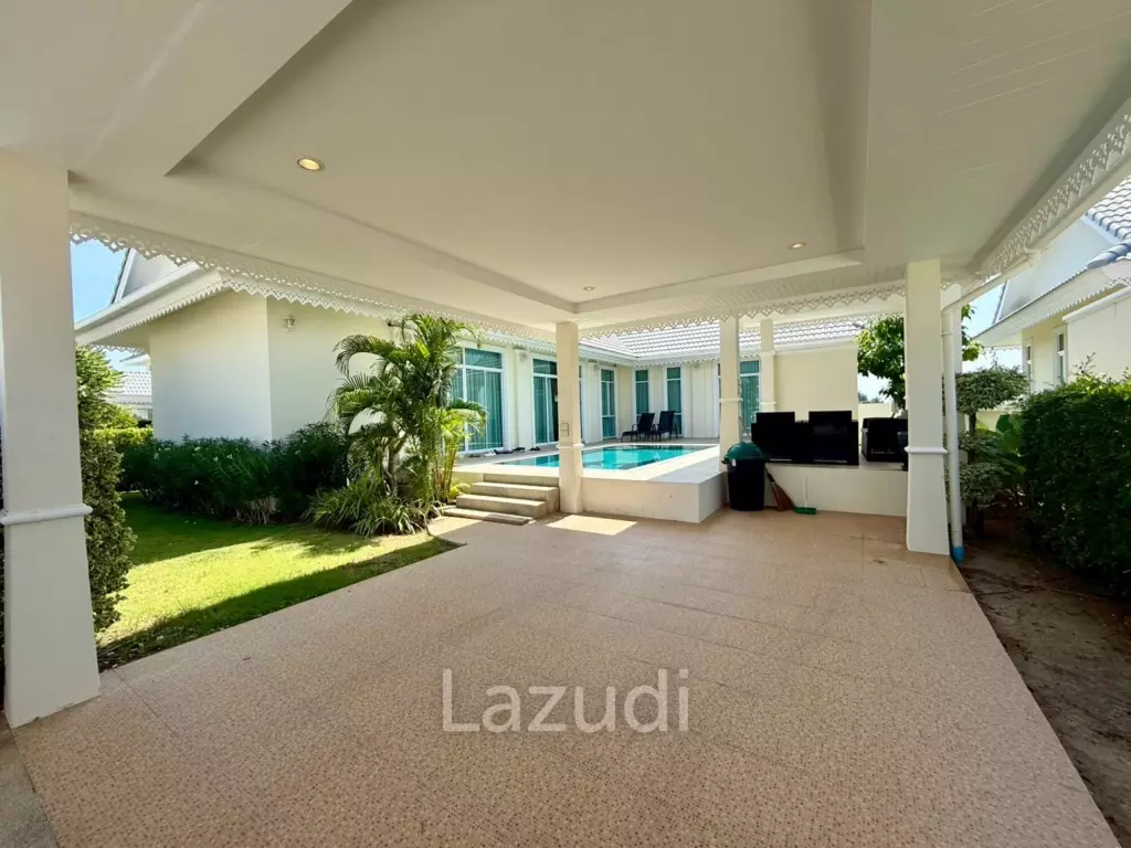 Nice Breeze 8 Pool Villa – 3 Bedrooms, 2 Bathrooms with European Kitchen in Cha-Am