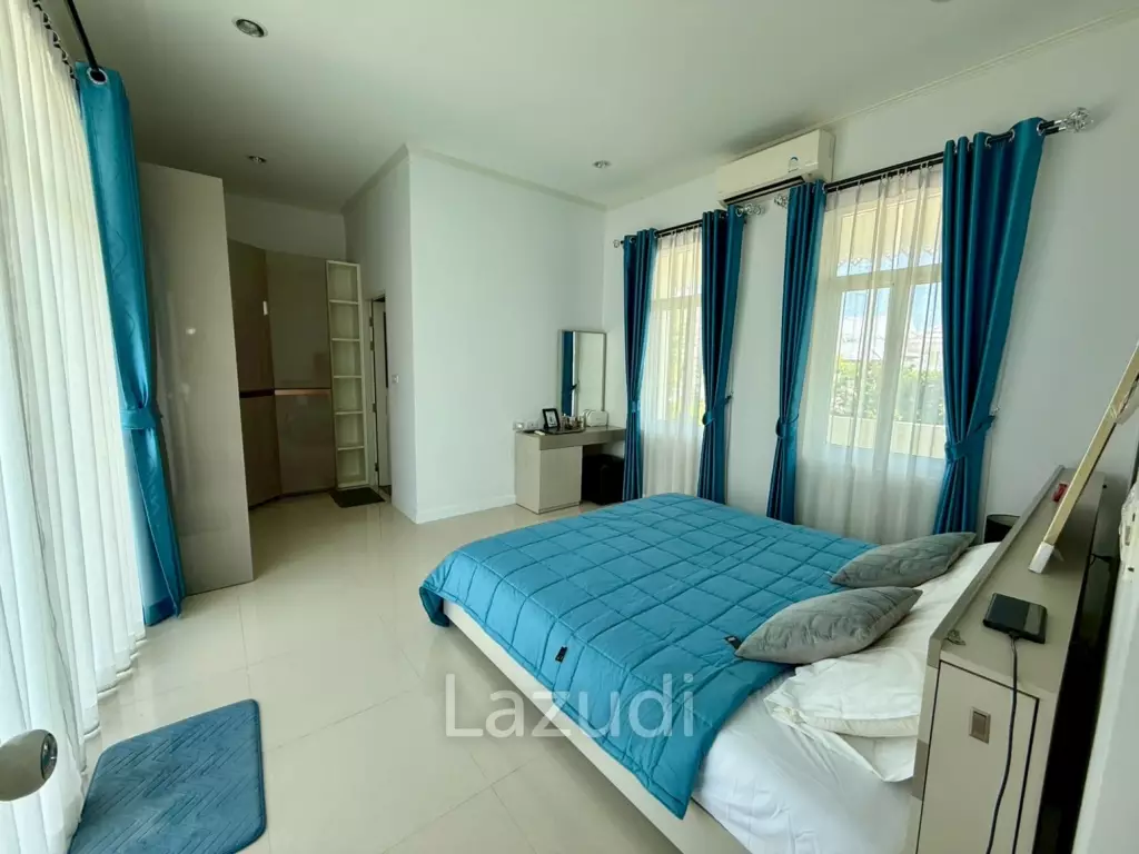 Nice Breeze 8 Pool Villa – 3 Bedrooms, 2 Bathrooms with European Kitchen in Cha-Am
