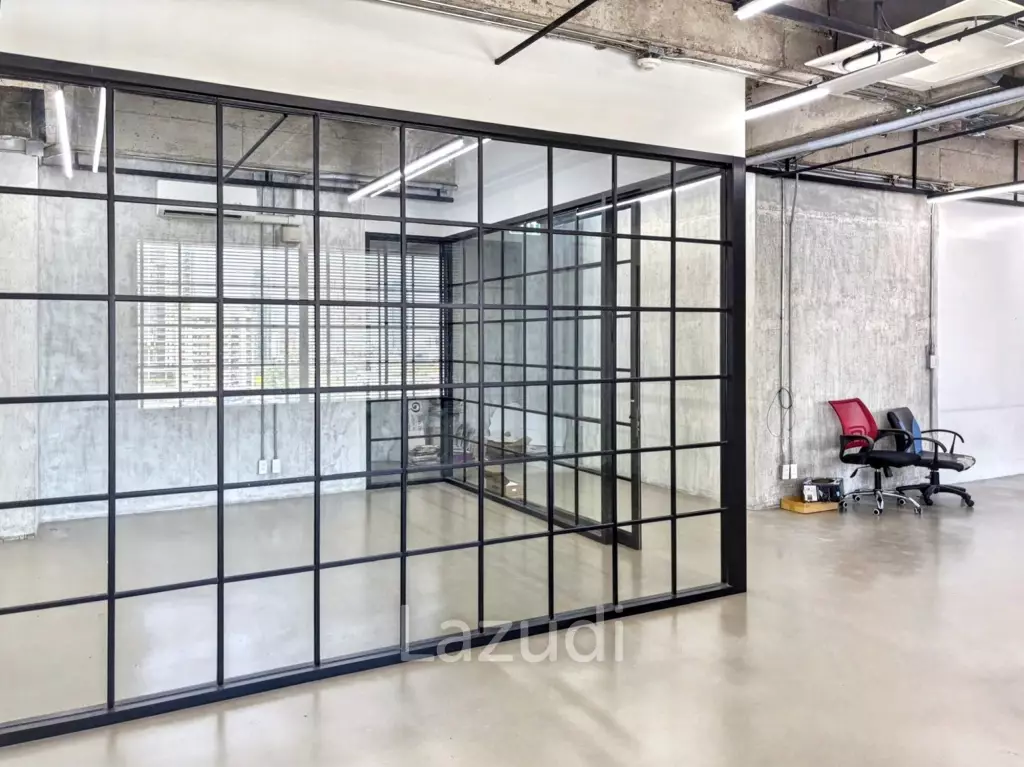 Luxury Industrial Office in Khlong Toei Bangkok