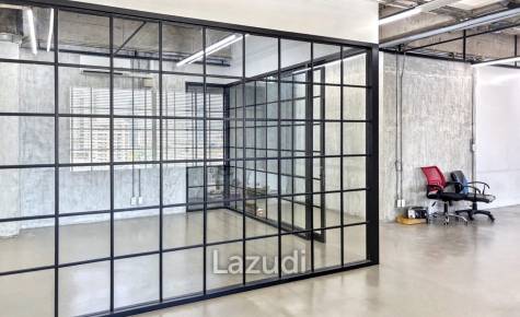Luxury Industrial Office in Khlong Toei Bangkok