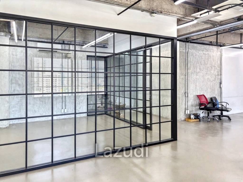 Luxury Industrial Office in Khlong Toei Bangkok