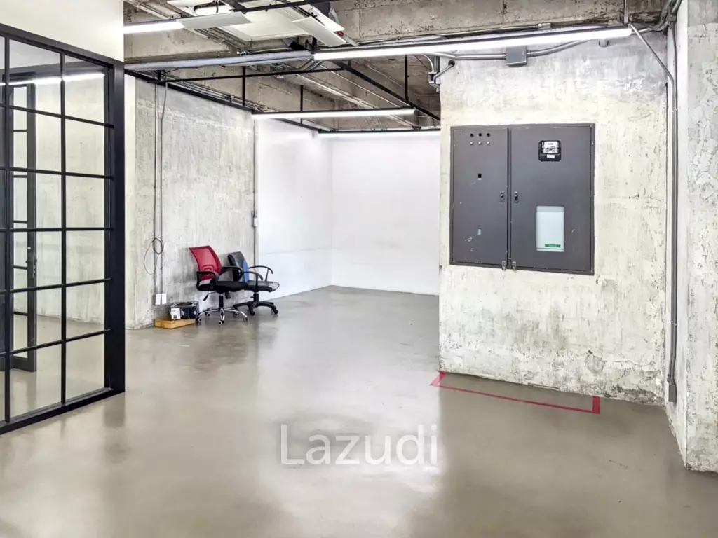 Luxury Industrial Office in Khlong Toei Bangkok
