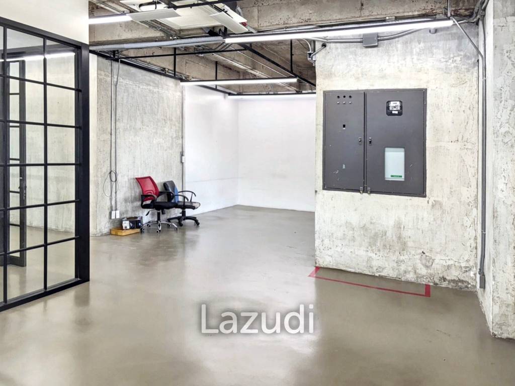 Luxury Industrial Office in Khlong Toei Bangkok