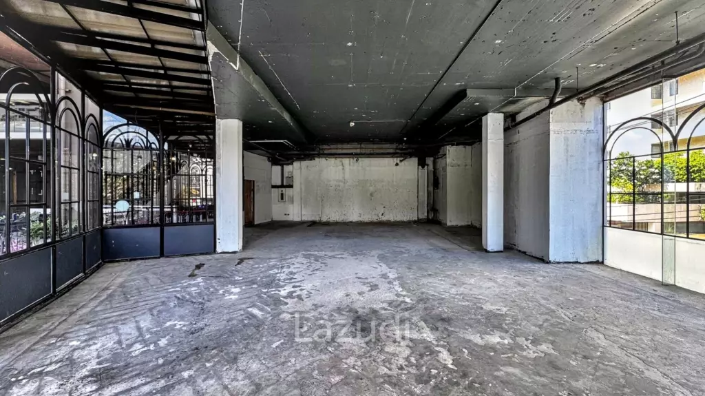 Space for a Restaurant Bar at Rain Hill Bangkok