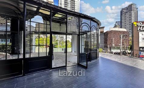 Space for a Restaurant Bar at Rain Hill Bangkok