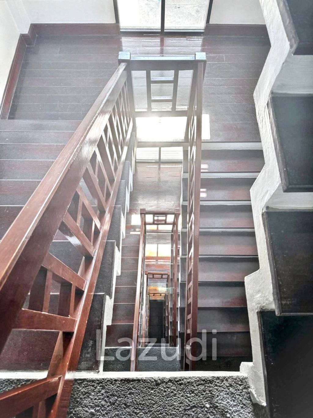 Commercial Building on Pridi (Bangkok)