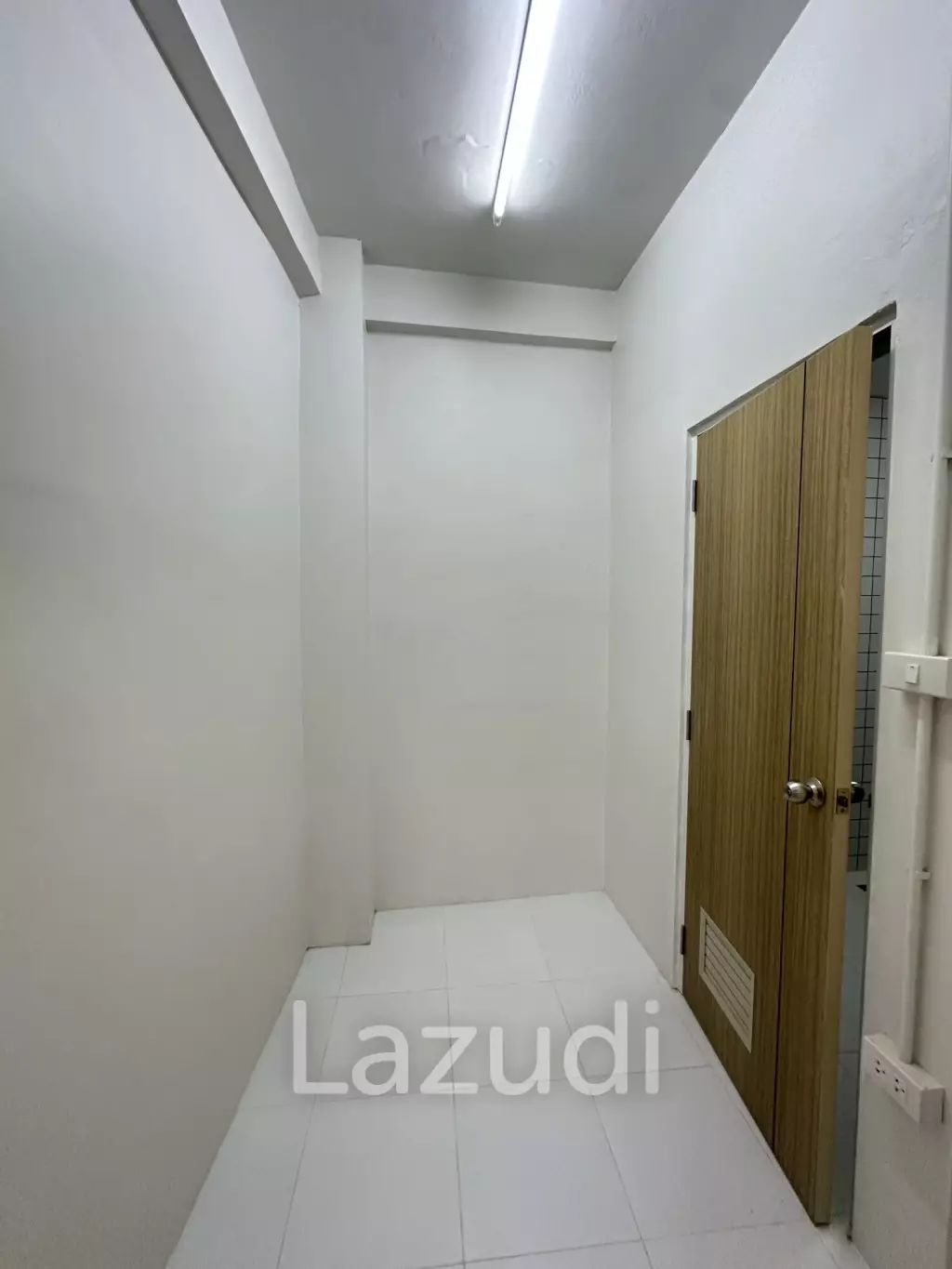 4-Bedroom 3 bedroom Townhouse in Charoen Rat