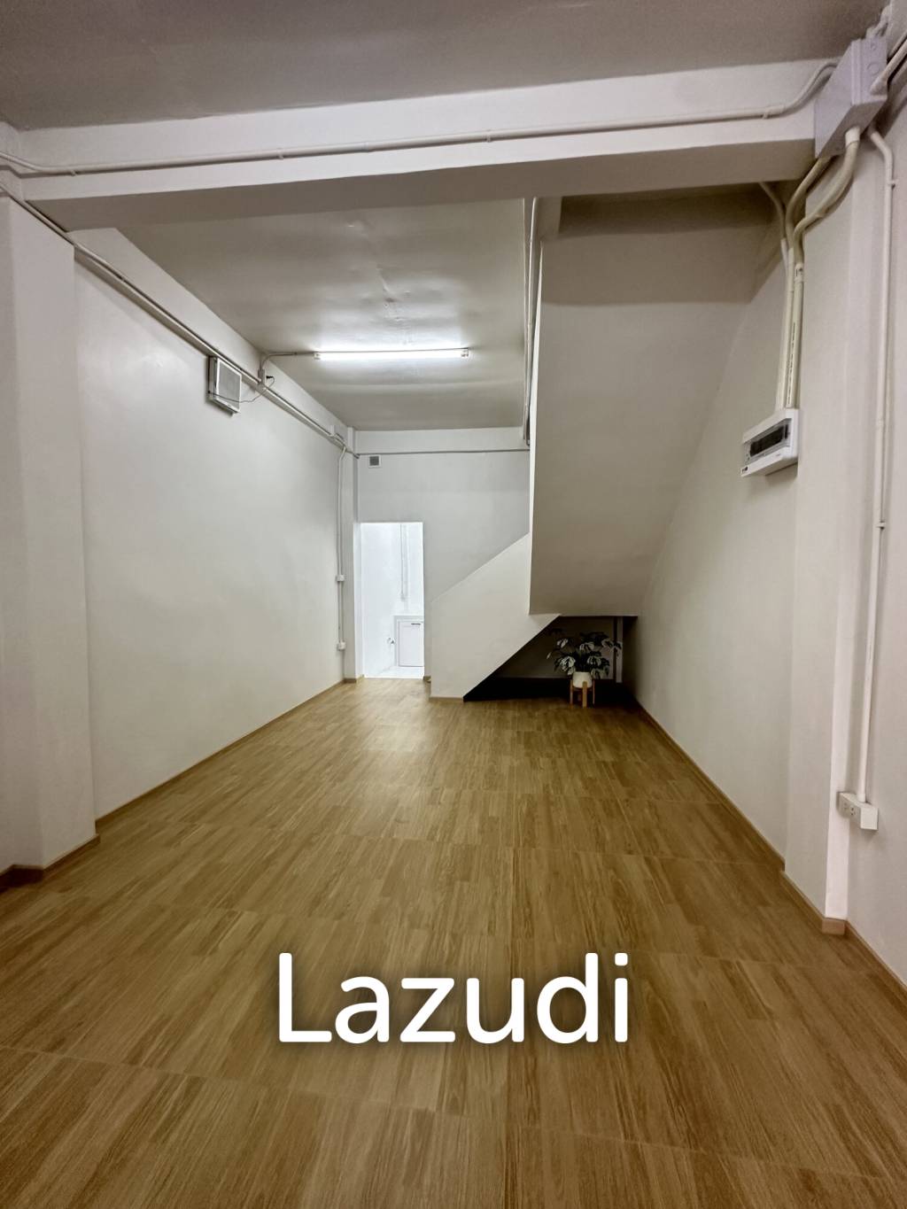 4-Bedroom 3 bedroom Townhouse in Charoen Rat