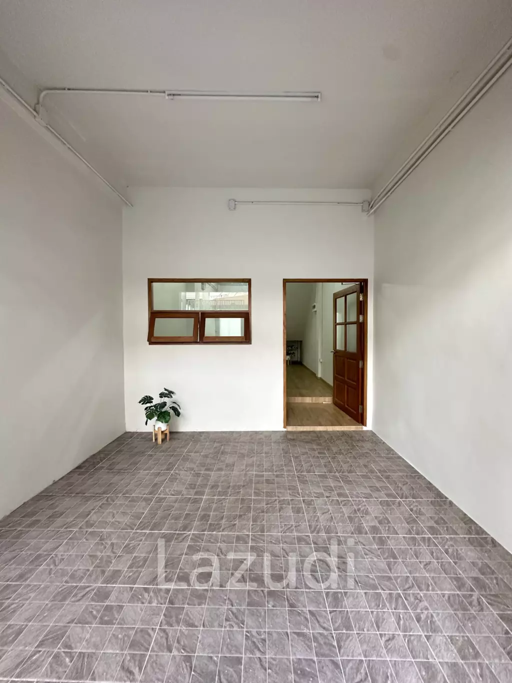 4-Bedroom 3 bedroom Townhouse in Charoen Rat