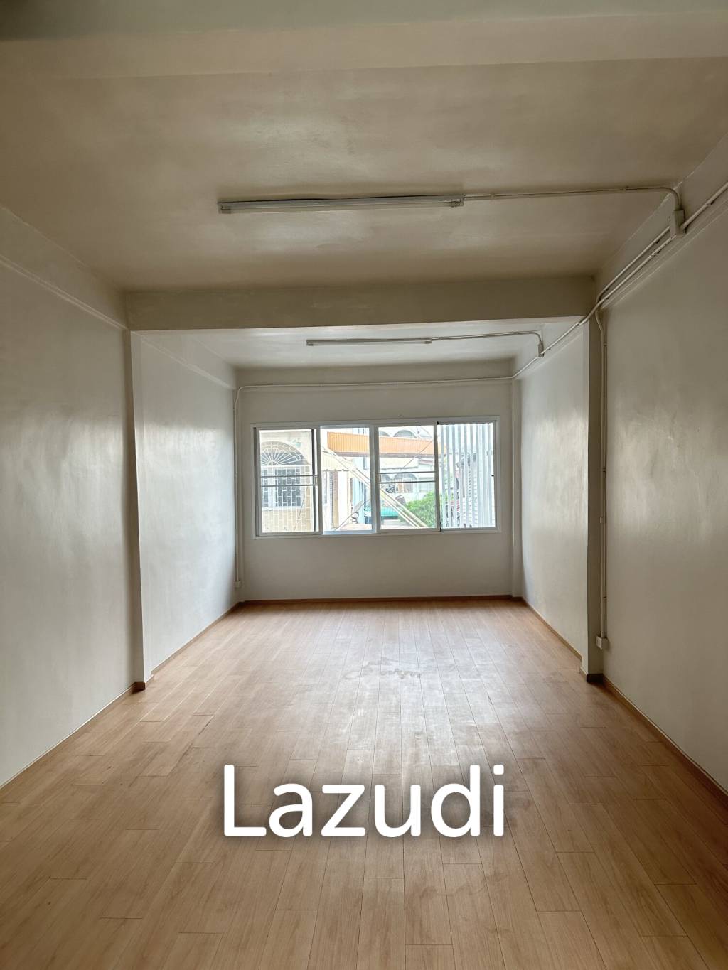 4-Bedroom 3 bedroom Townhouse in Charoen Rat