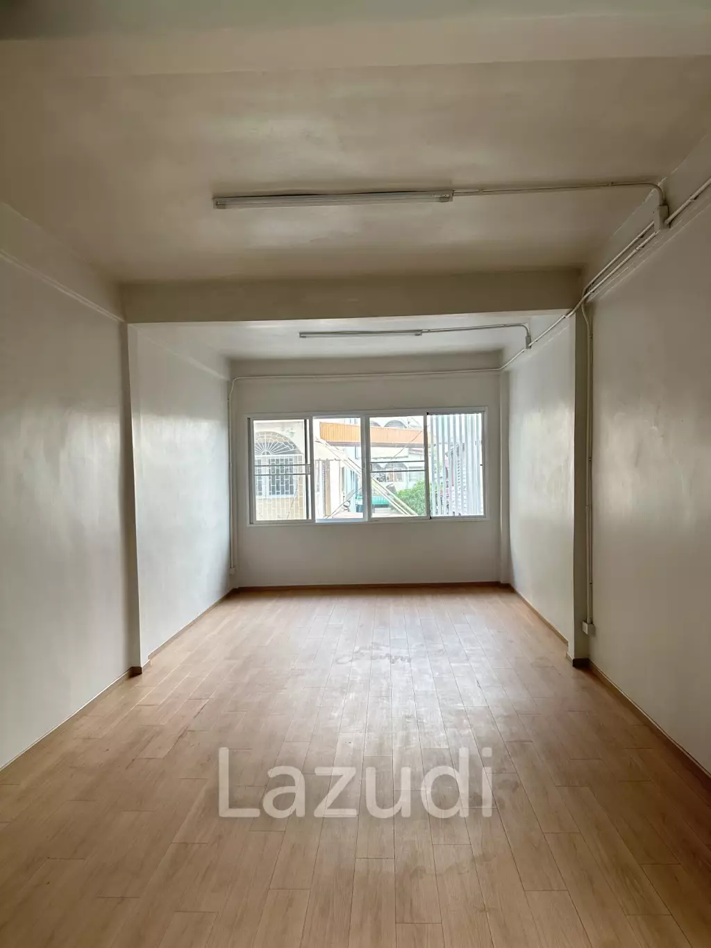 4-Bedroom 3 bedroom Townhouse in Charoen Rat