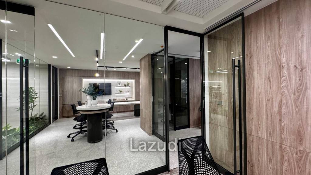 Ultra Luxury Office for Rent in Gaysorn Amarin Tower