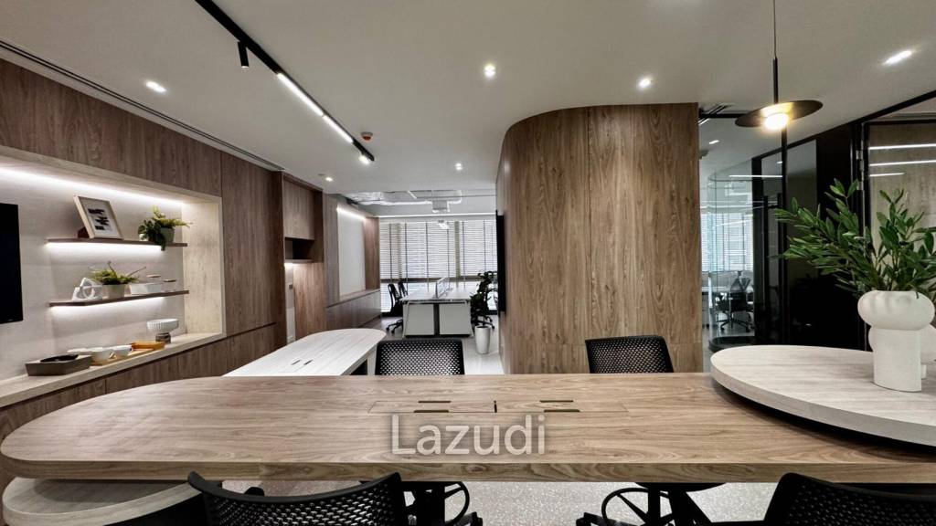 Ultra Luxury Office for Rent in Gaysorn Amarin Tower