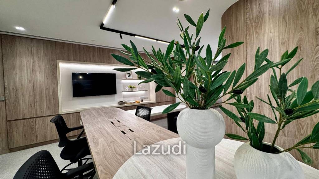 Ultra Luxury Office for Rent in Gaysorn Amarin Tower