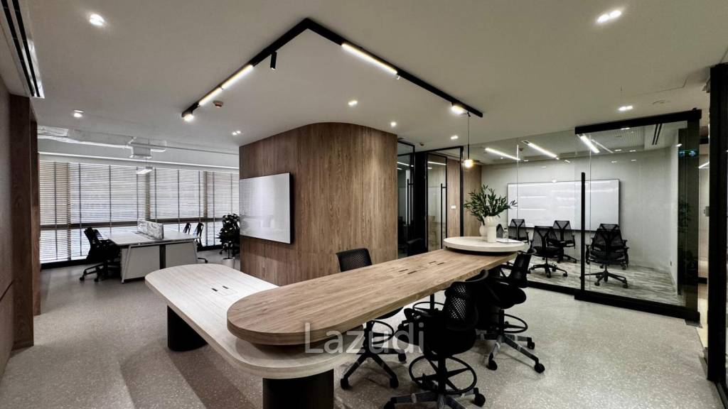 Ultra Luxury Office for Rent in Gaysorn Amarin Tower