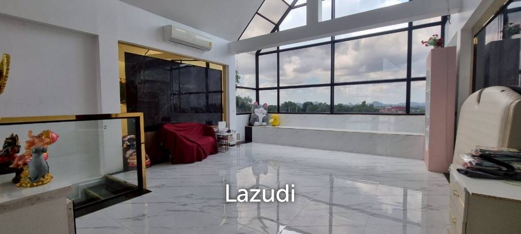 4 Beds 5 Baths 543 SQ.M. Pool Villa in Huay Yai