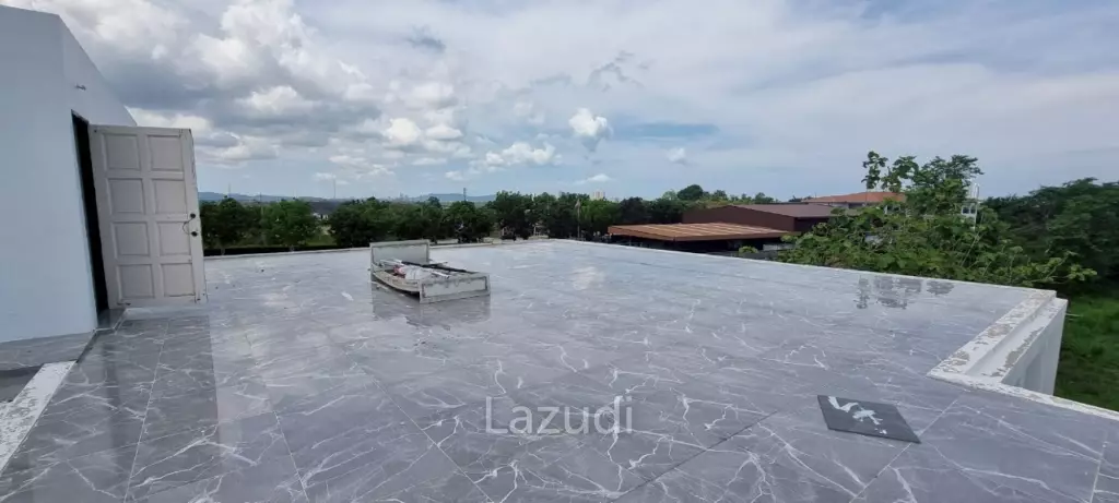 4 Beds 5 Baths 543 SQ.M. Pool Villa in Huay Yai