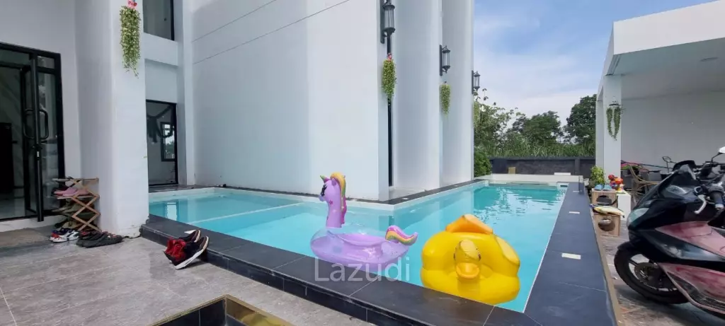 4 Beds 5 Baths 543 SQ.M. Pool Villa in Huay Yai