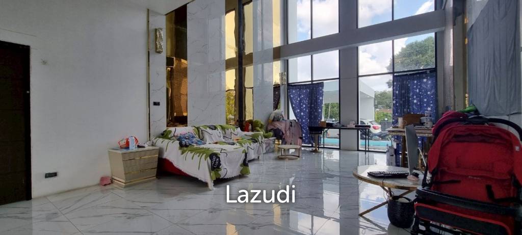4 Beds 5 Baths 543 SQ.M. Pool Villa in Huay Yai