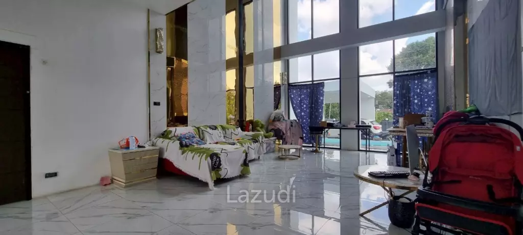 4 Beds 5 Baths 543 SQ.M. Pool Villa in Huay Yai