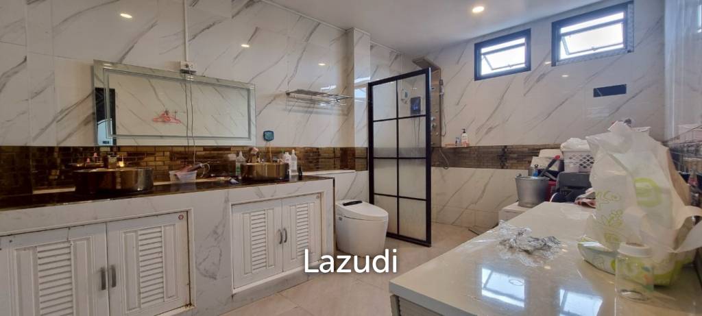 4 Beds 5 Baths 543 SQ.M. Pool Villa in Huay Yai