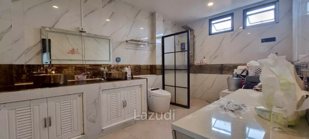 4 Beds 5 Baths 543 SQ.M. Pool Villa in Huay Yai