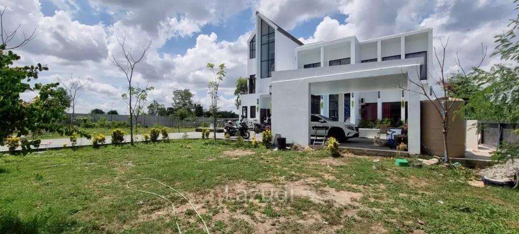 4 Beds 5 Baths 543 SQ.M. Pool Villa in Huay Yai