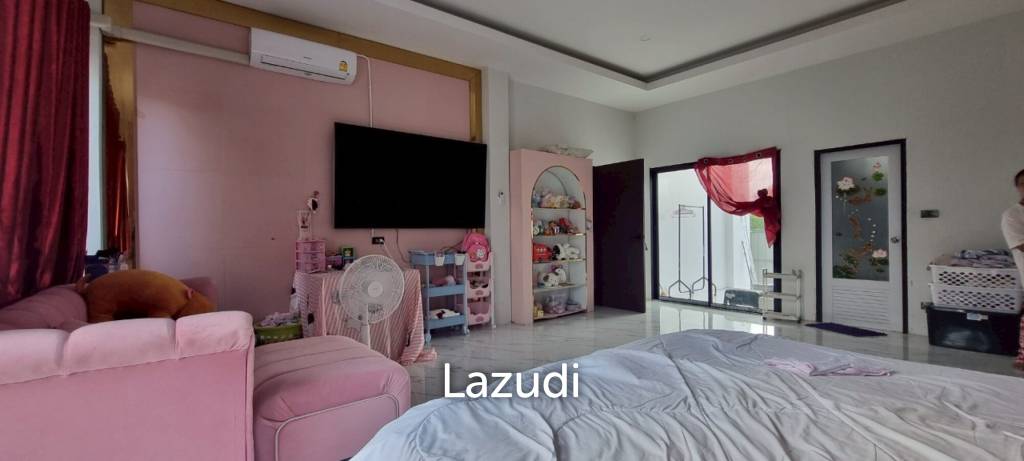4 Beds 5 Baths 543 SQ.M. Pool Villa in Huay Yai