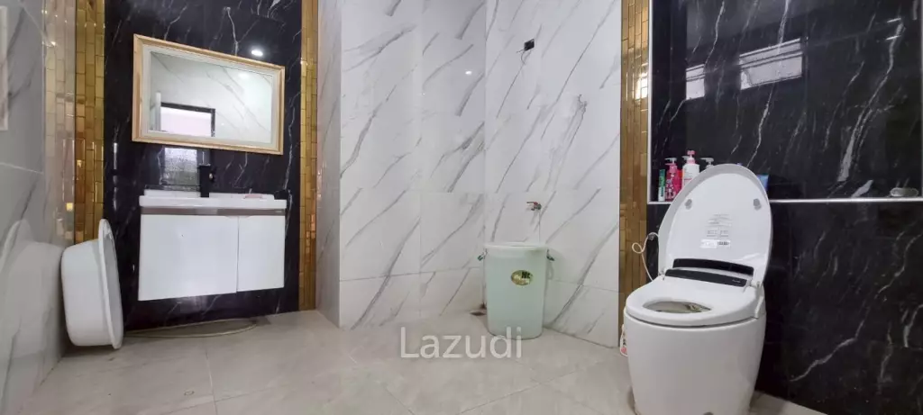4 Beds 5 Baths 543 SQ.M. Pool Villa in Huay Yai