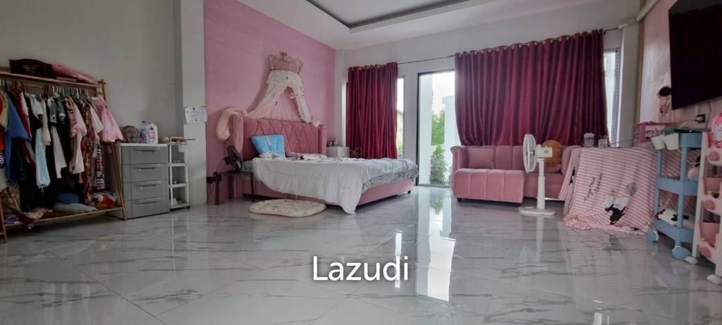 4 Beds 5 Baths 543 SQ.M. Pool Villa in Huay Yai