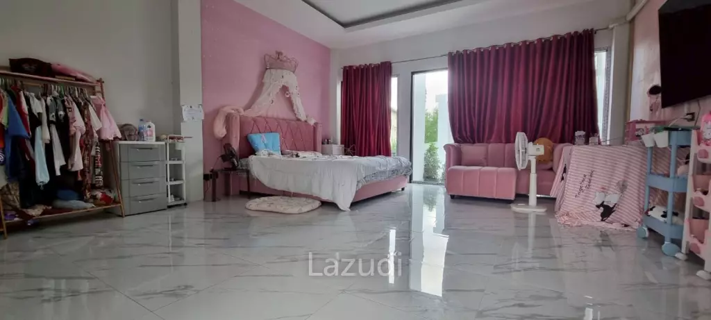 4 Beds 5 Baths 543 SQ.M. Pool Villa in Huay Yai