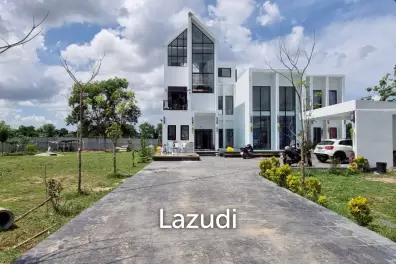 4 Beds 5 Baths 543 SQ.M. Pool Villa in Huay Yai