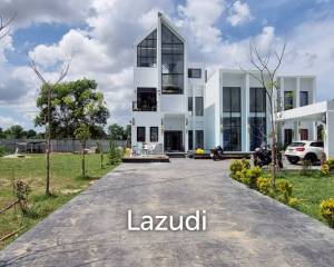 4 Beds 5 Baths 543 SQ.M. Pool Villa in Huay Yai