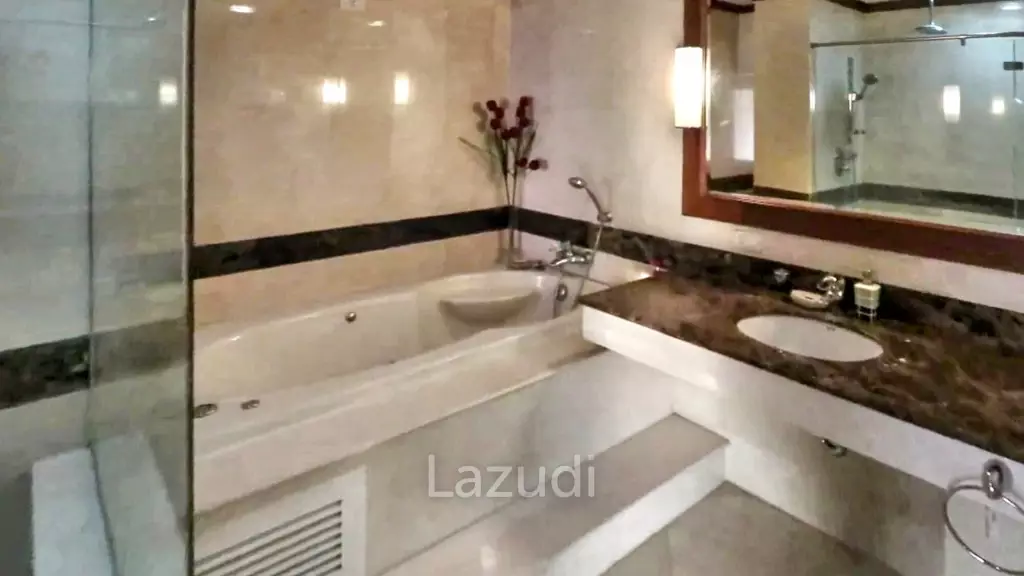 3 Bed 4 Bath 368 SQ.M Grand Diamond Pratunam