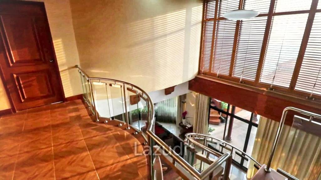 3 Bed 4 Bath 368 SQ.M Grand Diamond Pratunam