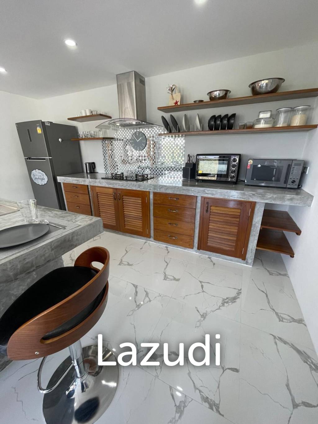 [Ready-To-Move-In] Stylish Living with Sea Views – 2BR Apartment at Emerald Bayview