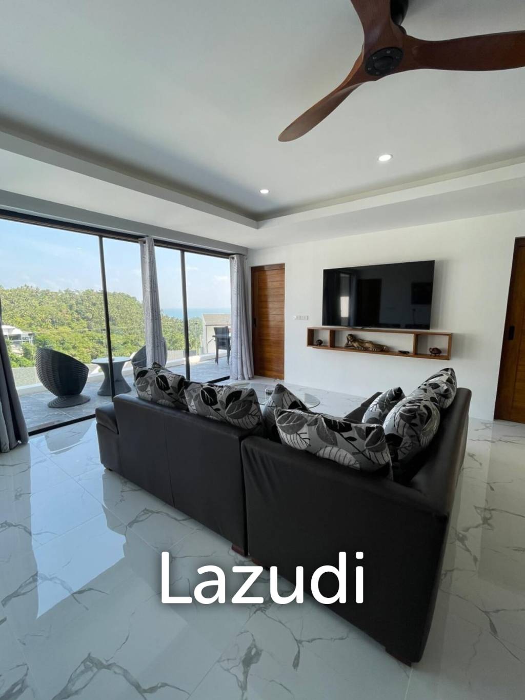 [Ready-To-Move-In] Stylish Living with Sea Views – 2BR Apartment at Emerald Bayview