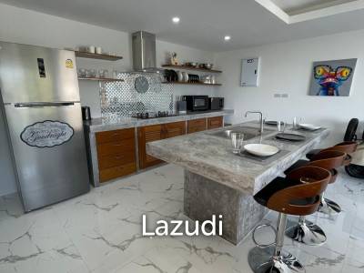 [Ready-To-Move-In] Stylish Living with Sea Views – 2BR Apartment at Emerald Bayview