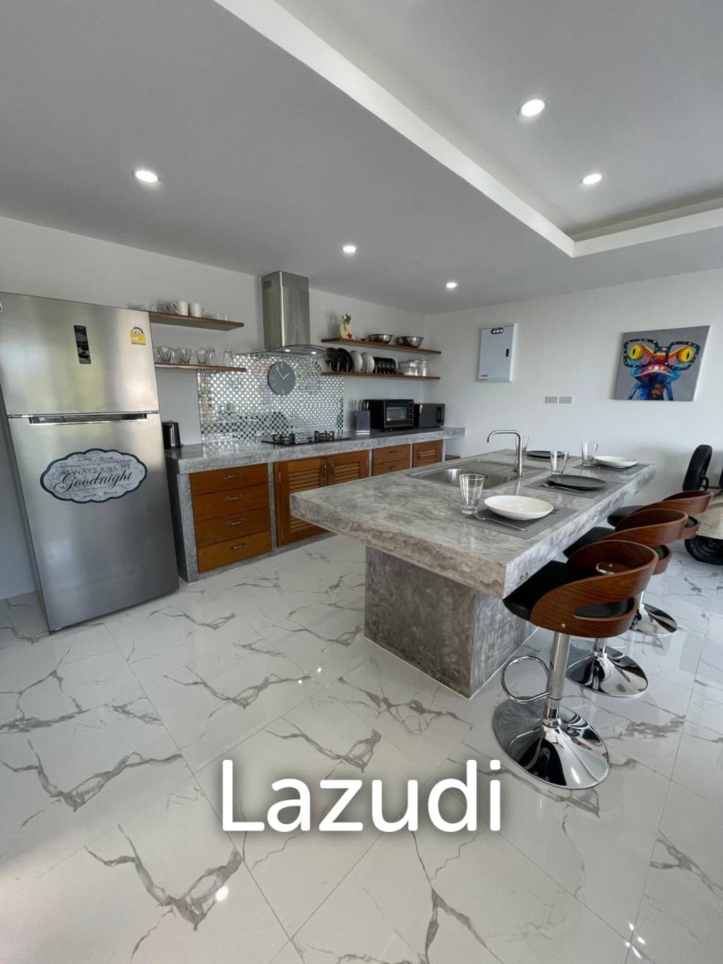 [Ready-To-Move-In] Stylish Living with Sea Views – 2BR Apartment at Emerald Bayview