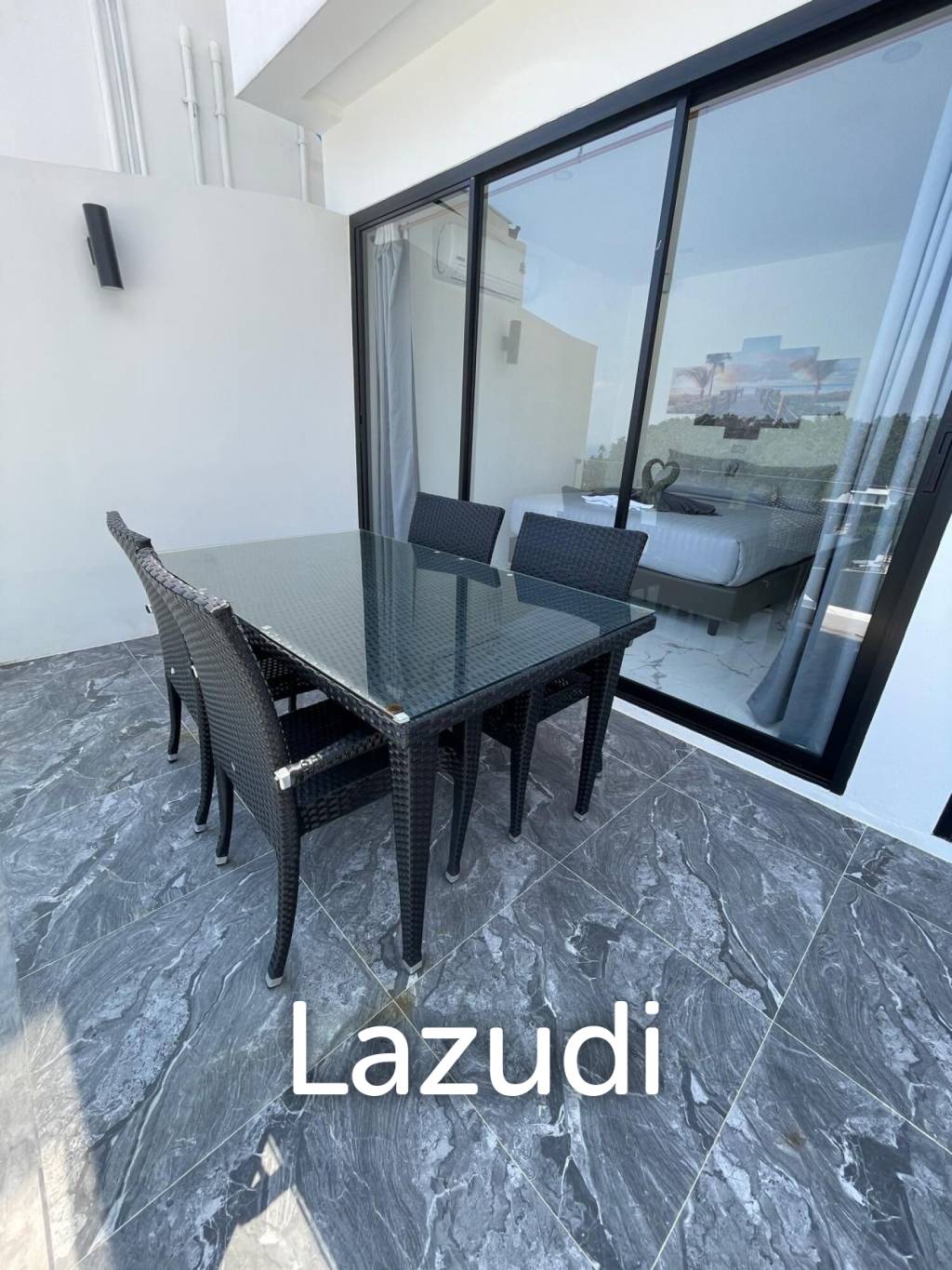 [Ready-To-Move-In] Stylish Living with Sea Views – 2BR Apartment at Emerald Bayview