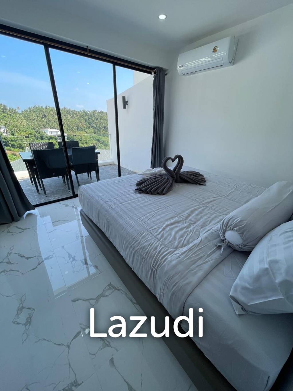 [Ready-To-Move-In] Stylish Living with Sea Views – 2BR Apartment at Emerald Bayview