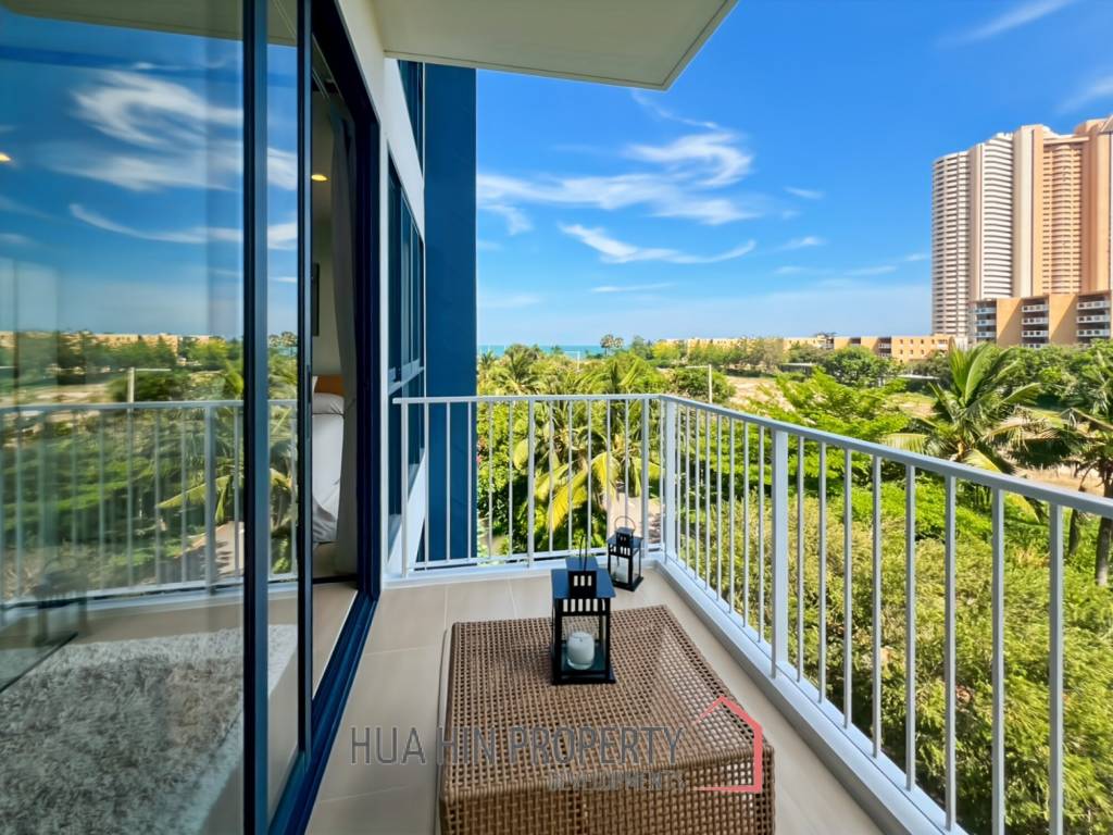 Modern 1-Bedroom Condo with Ocean View in Baan Thew Talay Blue Sapphire