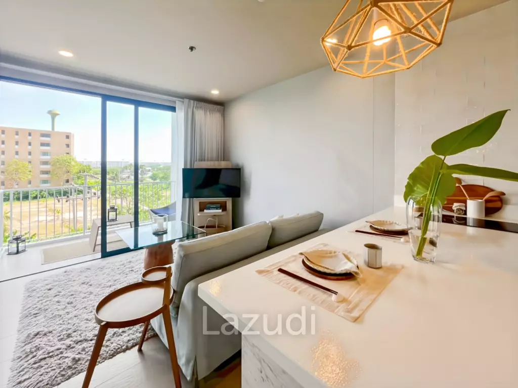Modern 1-Bedroom Condo with Ocean View in Baan Thew Talay Blue Sapphire