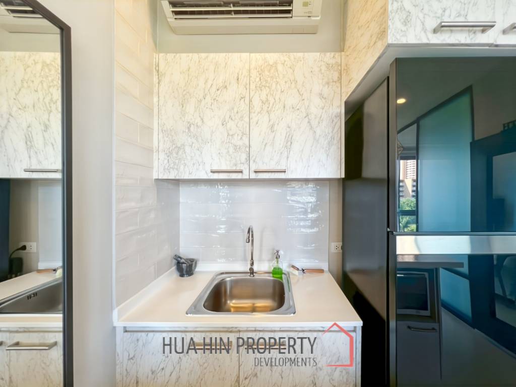 Modern 1-Bedroom Condo with Ocean View in Baan Thew Talay Blue Sapphire