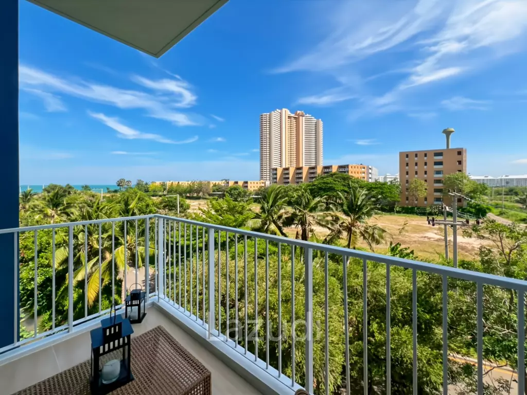Modern 1-Bedroom Condo with Ocean View in Baan Thew Talay Blue Sapphire