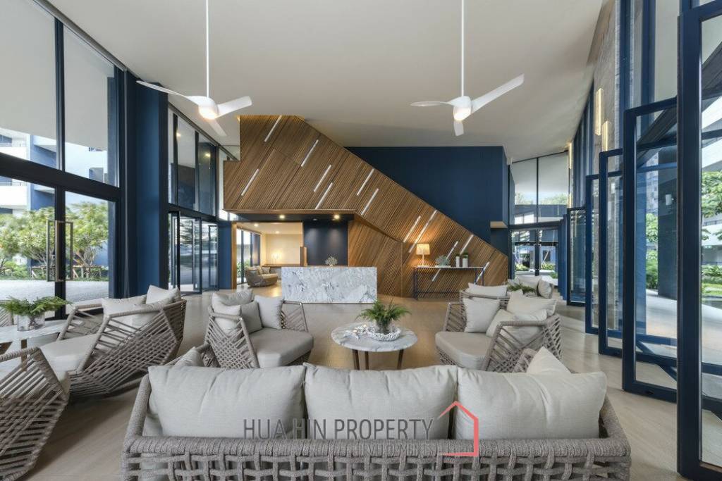 Modern 1-Bedroom Condo with Ocean View in Baan Thew Talay Blue Sapphire