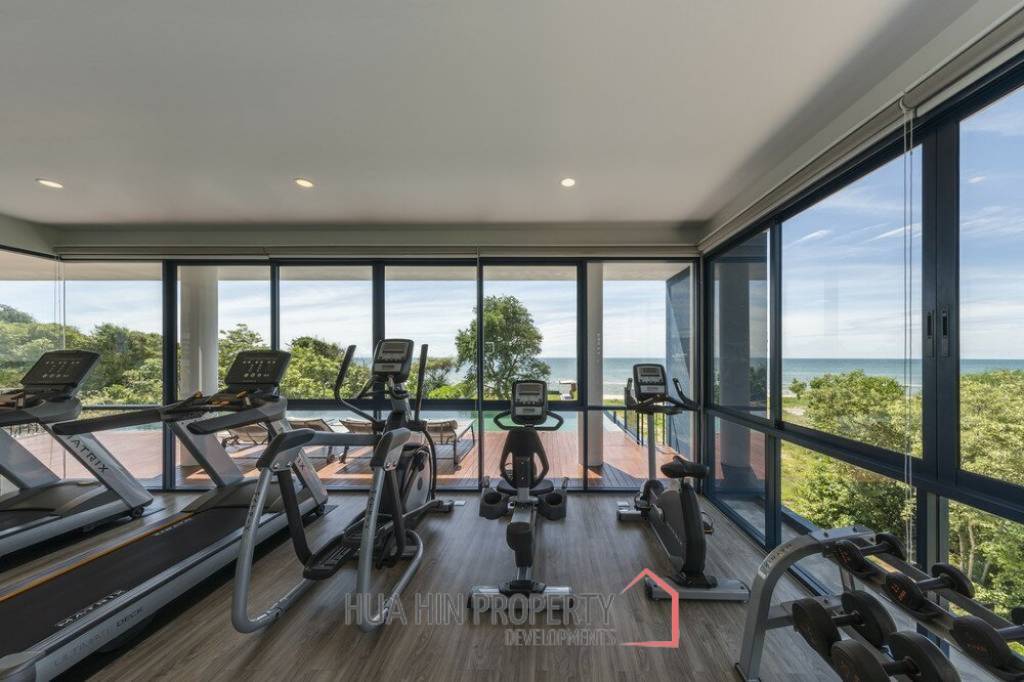 Modern 1-Bedroom Condo with Ocean View in Baan Thew Talay Blue Sapphire