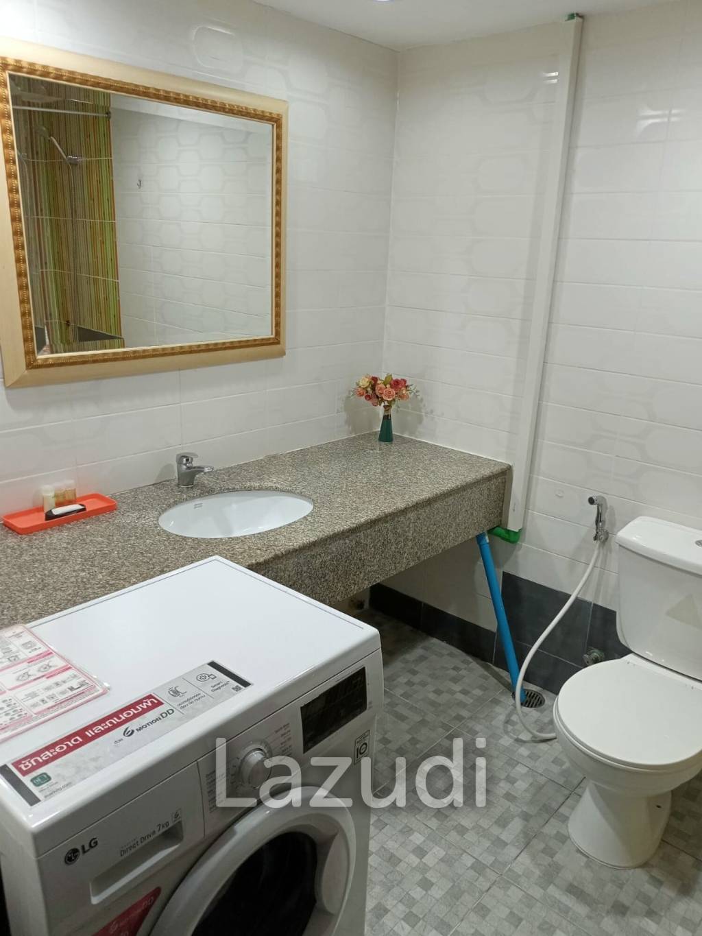 3 bedrooms 2 bathrooms 105 Sq.M. Omni Tower